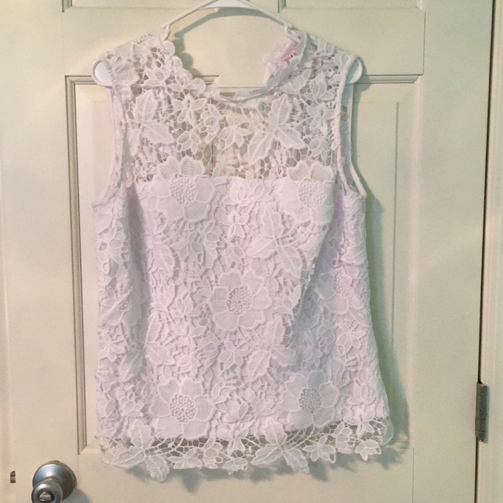 Lined, white lace sleeveless top